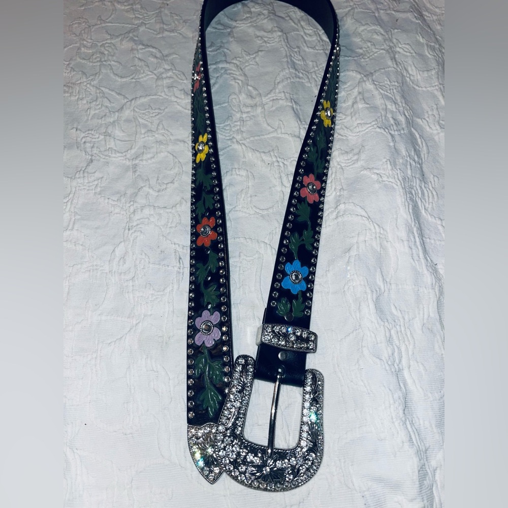 Blingy big buckle belt